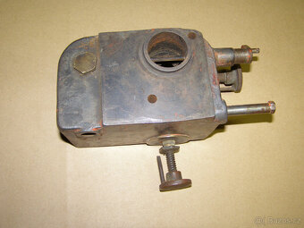 Prodám karburátor z motoru Benz Třebíč - 3