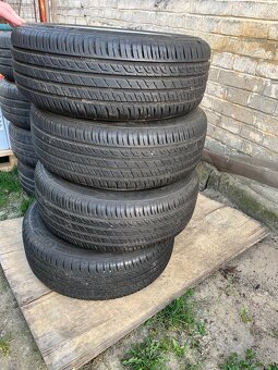 Gumy 205/55R16 - 3