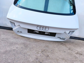 Audi A5  2.0. TDI náhradní díly a dveře. - 3