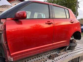 Suzuki swift dvere + kufr - 3