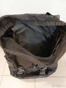 Prodám úplně nový černý batoh HOT TUNA - 3