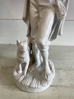 Velká porcelánová socha Muž se psem Royal DUX - 3