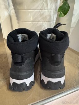 Nike CLASSIC CITY VEL .36,5 - 3