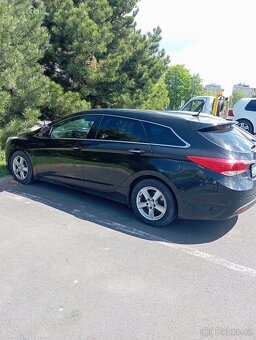 Hyundai i40 Vadný motor . Na náhradní díly - 3
