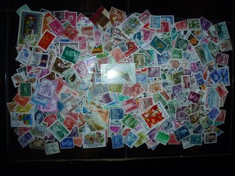 Poštovní známky z celého světa přes 5000 ks - 3