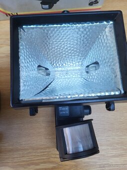 2x halogen se senzorem pohybu - 3