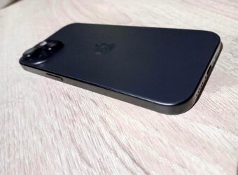 iPhone 15 - 3