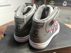 Fungl nové 2 páry bot DC Shoes - velikost EUR 31 - 3