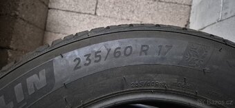 235/60 R 17 zimní - 3