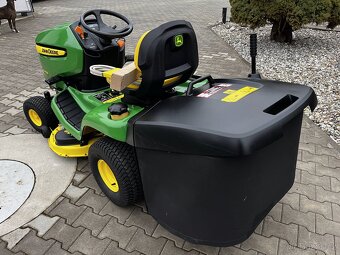 zahradní traktor John Deere X300R - 3