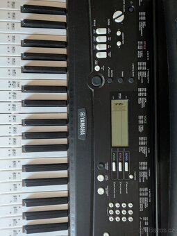 Prodám klávesy YAMAHA EZ-220 + stojan - 3
