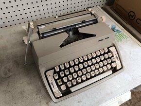 Psací stroj CONSUL - 3