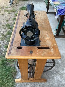 Starožitný šicí stroj Singer - 3