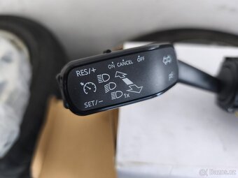 Škoda Octavia 3. páčka ovládání blinkrů a tempomatu. - 3