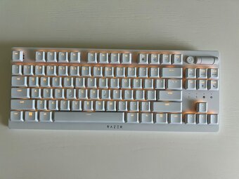 Razer DeathStalker V2 Pro Tenkeyless (Red Switch) - White - - 3