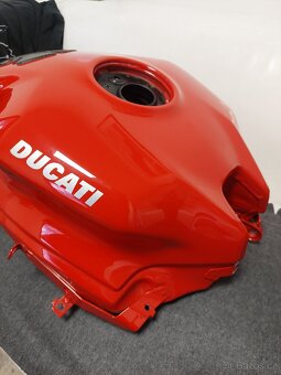 Ducati Supersport nádrž - 3