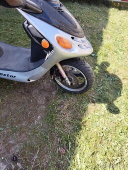 Skutr JM Star 150 - 3
