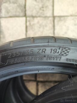 Michelin Pilot Sport 4S 235/35 91Y R19 - 3