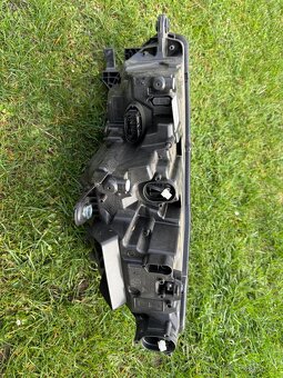 Octavia 4 IV světlomet 5E4941016A - 3