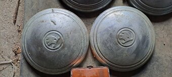 Poklice a blinkry na Škoda 100 - 3