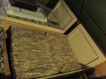 ´ŚATNÍ skříŃ+POSTELE - 3