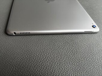 iPad Pro 9.7 (2018) WI-FI 32GB - 3