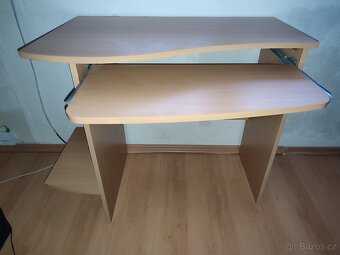 Menší psací stůl - 3