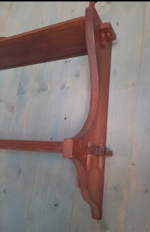 Velká závěsná police ze dřeva - 3