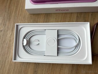 IPhone 16 256 GB, růžový - 3