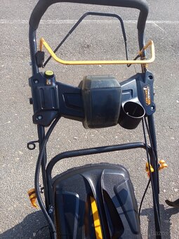 Benzínová sekačka Riwall pro - 3