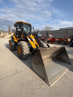 Prodam nakladac JCB 437 HT - 3