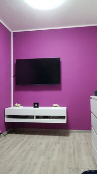 Prodám televizní stolek/skříňku - 3