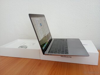 Macbook Air 13 palců M1 chip 8 GB RAM 256 SSD 200 cyklů - 3