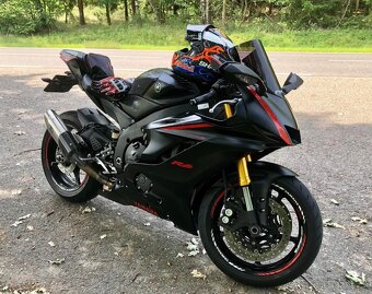 Yamaha R6 - 3