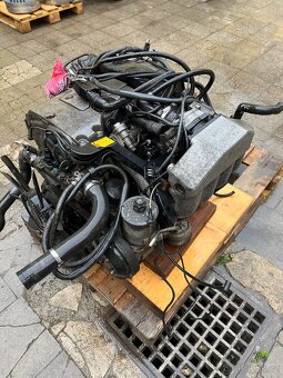Motor Mercedes-Benz w125 e220 - 3
