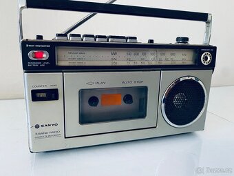 Radiomagnetofon Sanyo M 1700F, rok 1977 - 3