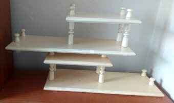 Poličky - 3