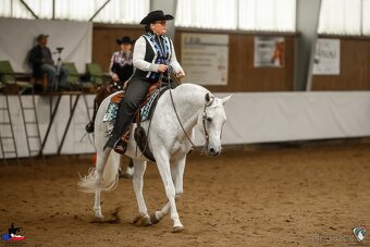 Více western show věcí - 3