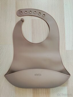 Dětské lahvičky, silikonové misky a bryndák (jednou použité) - 3