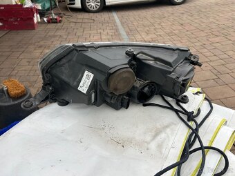 Škoda Rapid pravý xenon - 3