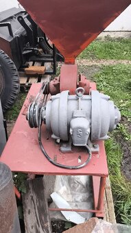 Šrotovnik na obilí - 3