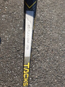 Hokejky CCM Tacks AS-V, Ribcor 7, 8 Pro. Prava strana R - 3
