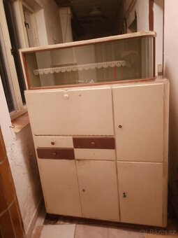 Starý kredenc - 3