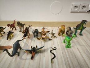 Sada plastových dinosaurů - 3