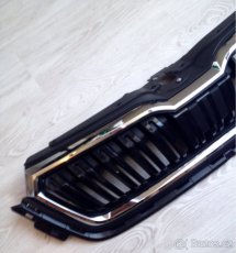 MASKA GRILL ŠKODA KAMIQ rs vrs mrizka LACK CHROM - 3