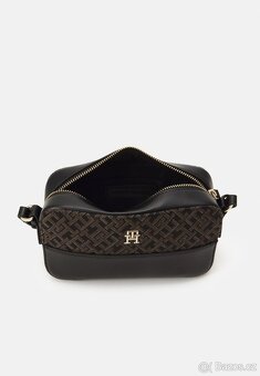 Tommy Hilfiger
1300 Kč - 3