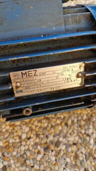 Prodám motor 0.75kW, 1380ot - 3