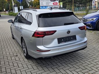 VW Golf VIII TSi DSG R-Line IQ LIGHT KAMERA TAŽNÉ - 3