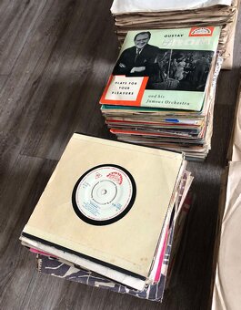 STAROŽITNÉ ORIGINÁLNÍ GRAMOFONOVÉ DESKY VŠE 1499 Kč - 3