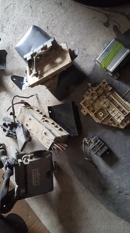 Jeep XJ 4.0 2,5 Díly - 3